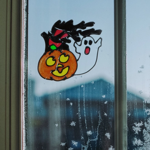 Decorazione per finestra di Halloween con zucca e fantasma