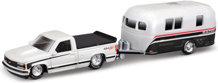 Maisto Design Tow & Go Chevrolet 454 SS pick-up con roulotte 1:64