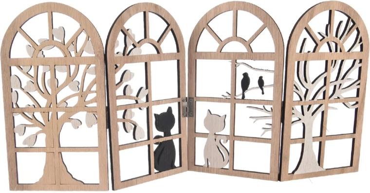 Decorazione in legno a forma di finestra beige