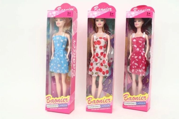 Bambola in abito elegante