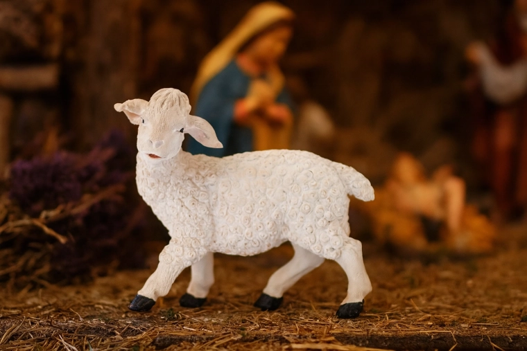 Figura di pecora in poliresina 25 cm