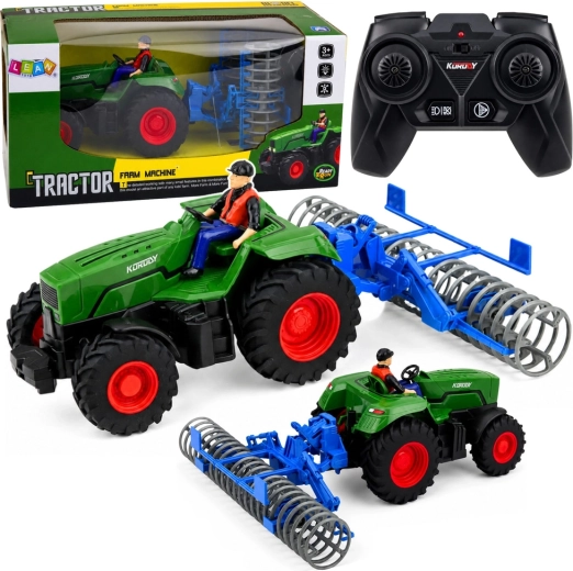 Trattore RC verde con rullo agricolo e statuina del contadino 1:24