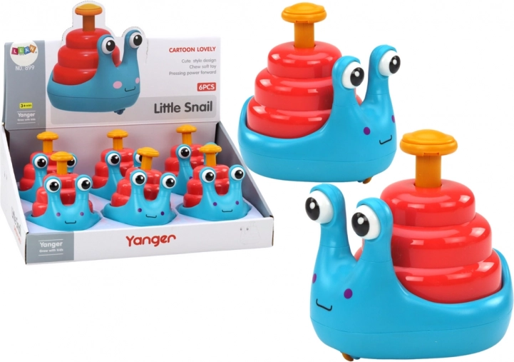 Lumaca felice a ruote blu e rossa a cavallo