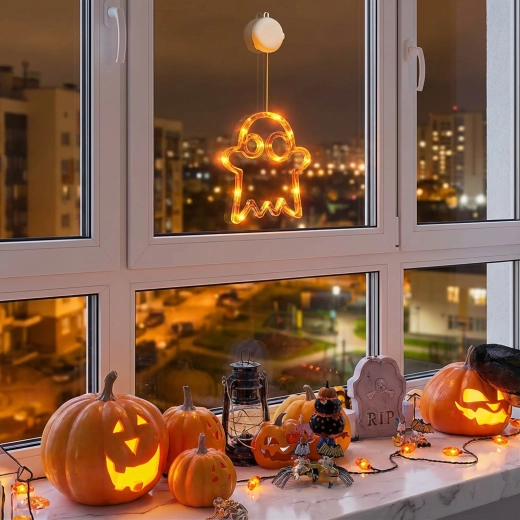 Decorazione luminosa di Halloween a forma di fantasma con ventosa e 12 LED