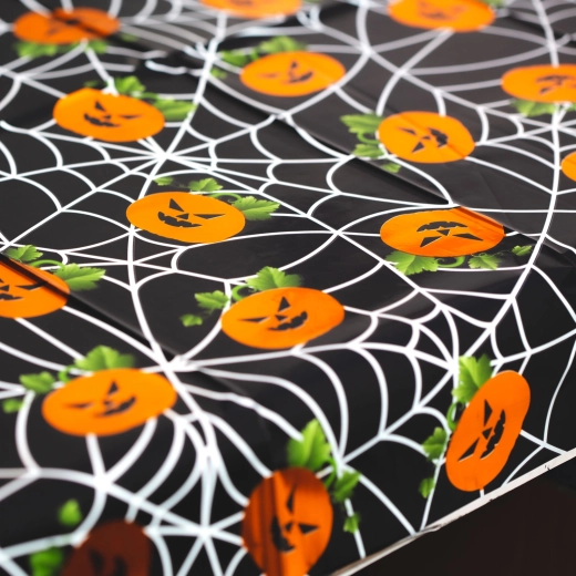 Tovaglia di Halloween con effetto alluminio 137 × 183 cm – zucche e ragnatele