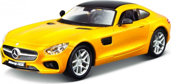 Modello giallo Mercedes AMG GT