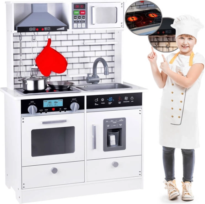 Grande cucina in legno con luce e suono