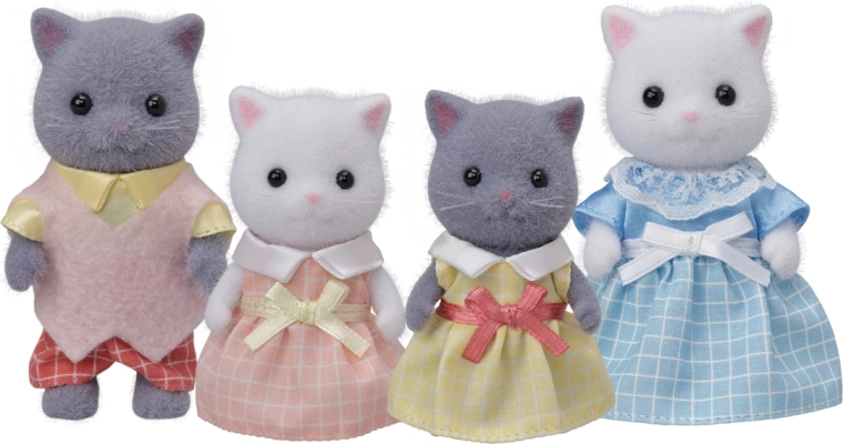 Famiglia di gatti persiani