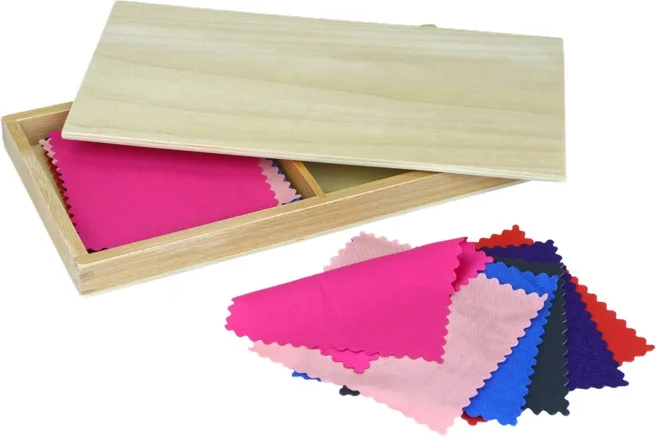 Moyo Montessori scatolina con tessuti