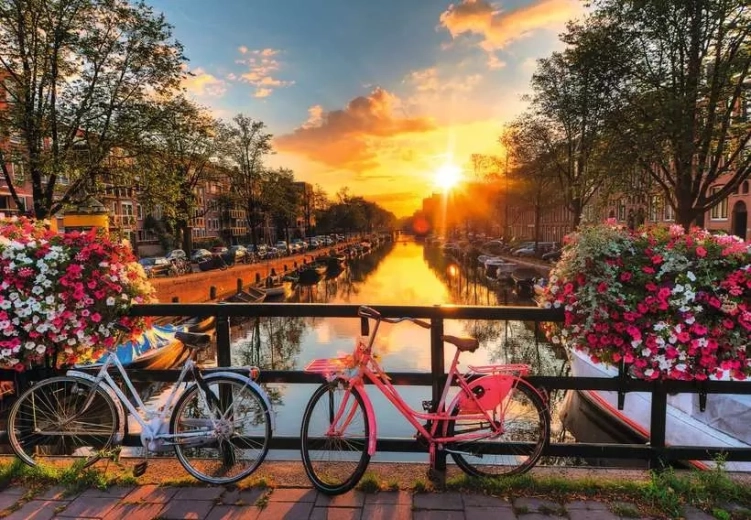 Puzzle Ravensburger “Tramonto ad Amsterdam” XL 200 pezzi