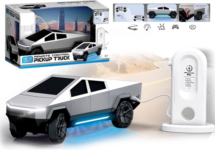 Auto RC futuristico con stazione di ricarica