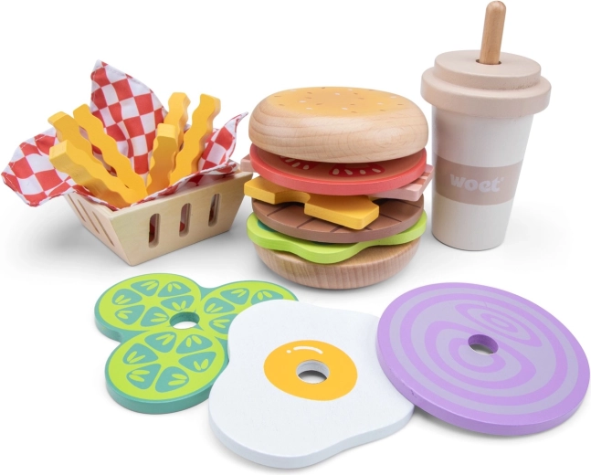 Set di fast food in legno – hamburger, patatine fritte e milkshake