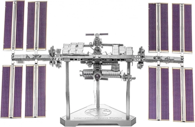 METAL EARTH puzzle 3D Stazione Spaziale Internazionale (ICONX)