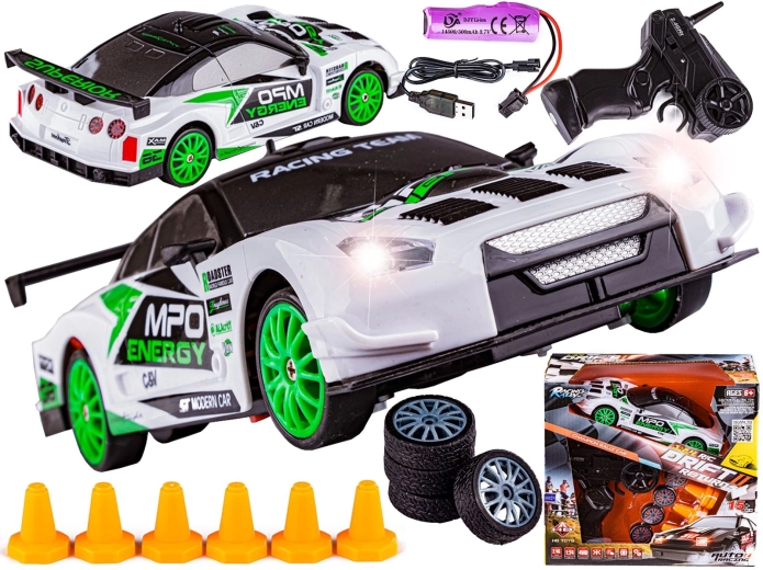 Auto RC da drift Nissan GT-R 1:24 2,4 GHz 4WD bianca