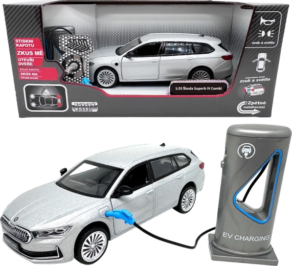 Modello in metallo Škoda Superb IV Combi 1:35 con suoni e luci, grigio argento