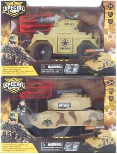 Set militare con veicolo blindato e soldato