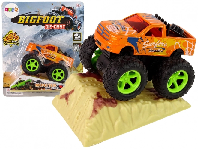 Macchina giocattolo Monster Truck con gomme in gomma e rampa