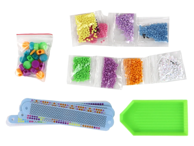 Materiali variopinti e ordine durante la creazione