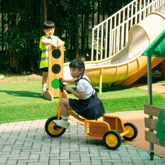 Semaforo in legno XXL di Classic World EDU