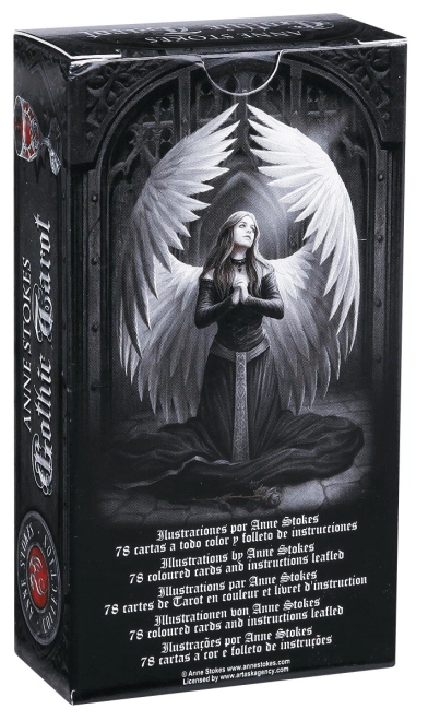 L’arte di ANNE STOKES su ogni carta