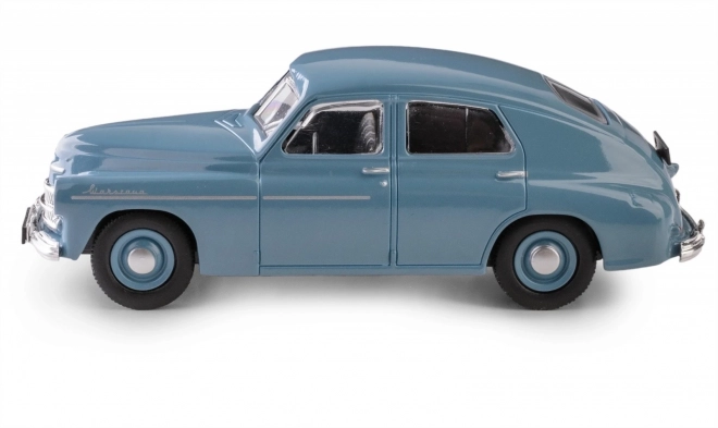 Veicolo storico Warszawa M20 grigio