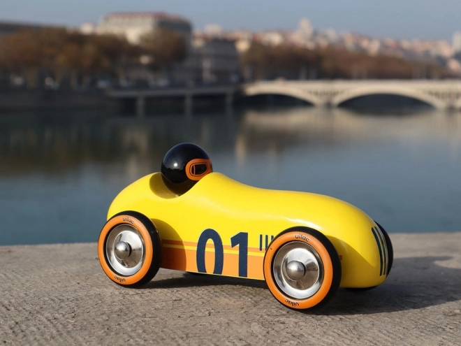 Vilac auto in legno old sport giallo