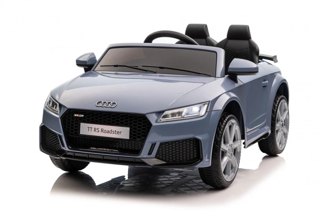 Auto elettrico Audi TT RS blu chiaro