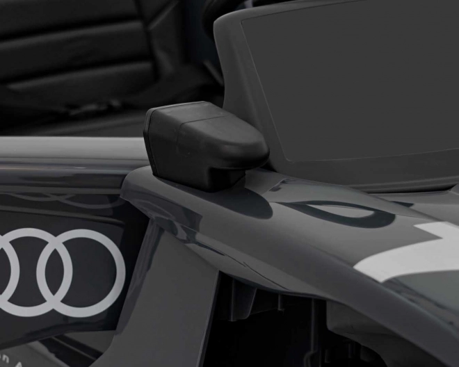 Veicolo Audi RSQ E-TRON Grigio