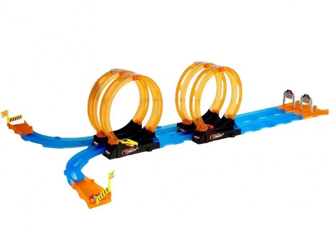 Pista da corsa con quadruplo loop per bambini