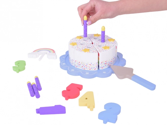 Torta di compleanno in legno a fette per bambini