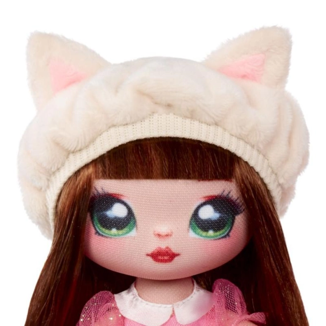 Delizioso stile da gattina di Katie Kitten