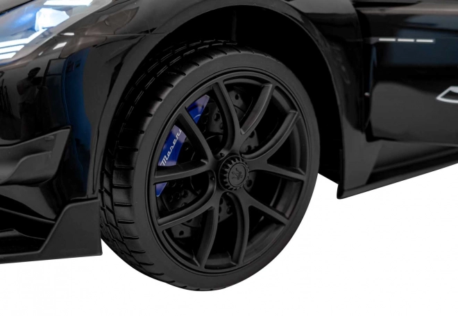 Maserati MC20 GT2 veicolo nero