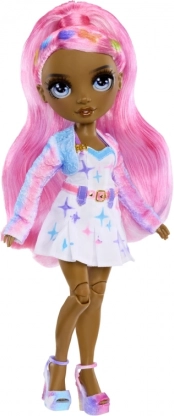 Bambola snodata con outfit dettagliato