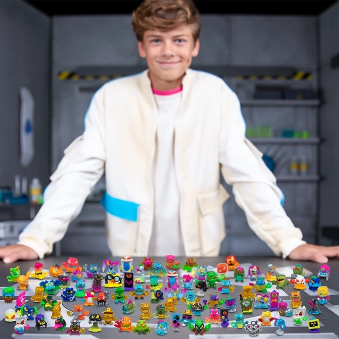 Mr Beast Lab - Tubo d'Alveare con Mini Figure