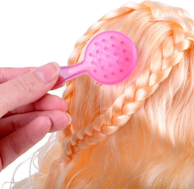 Lunghi capelli biondi da pettinare