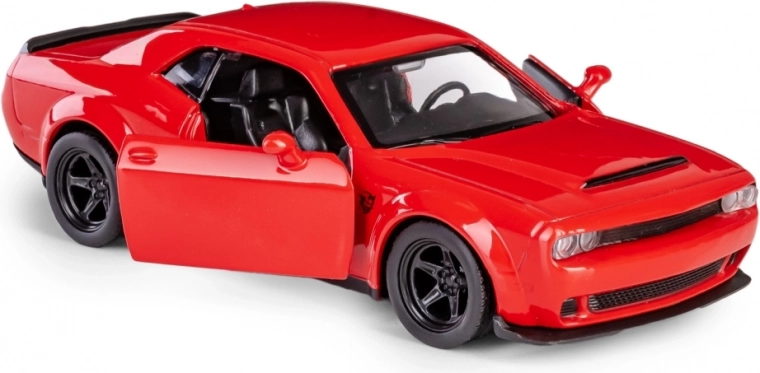 Porte apribili e interno dettagliato