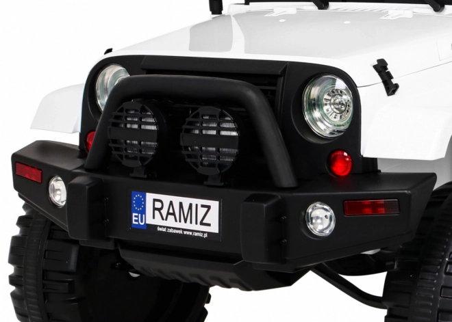 Jeep bianco fuoristrada per bambini a batteria + telecomando + luci e suoni