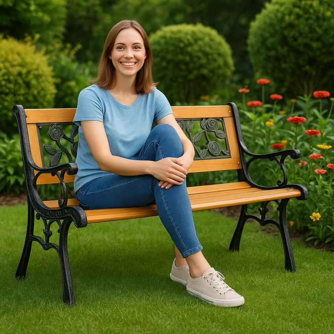 Panchina da giardino in legno con telaio e schienale in metallo