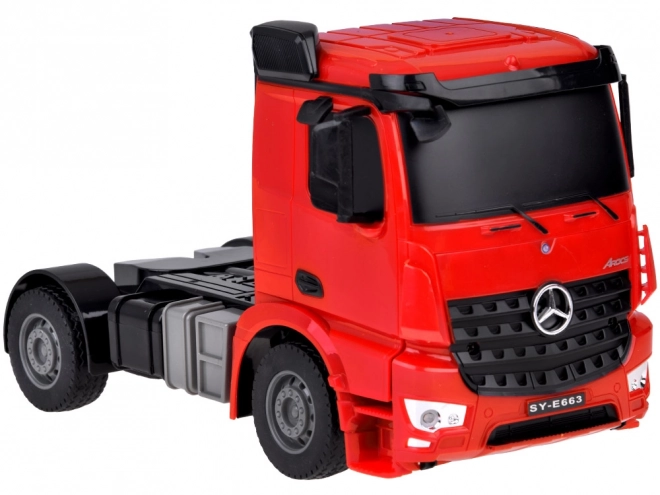 Set radiocomandato camion Mercedes con rimorchio e scavatrice in scala 1:26