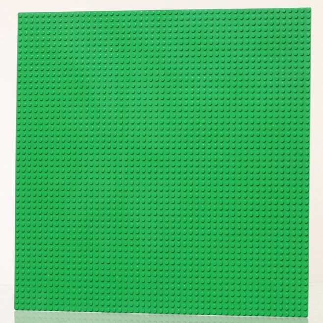 Grande base per costruzioni verde 50x50