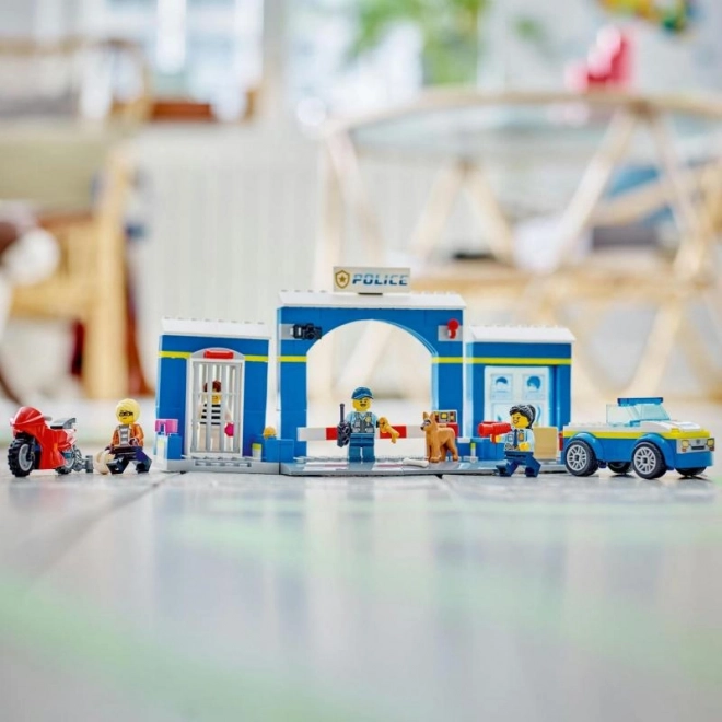 Inseguimento alla stazione di polizia LEGO City