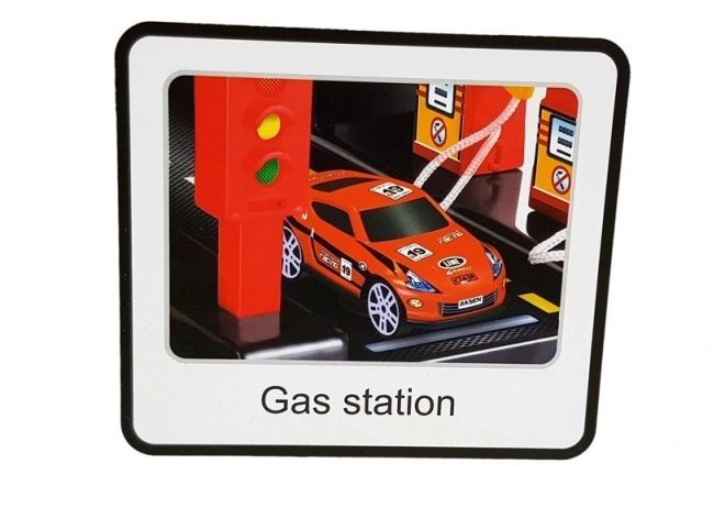 Parcheggio garage a 5 livelli con luci e ascensore a batteria