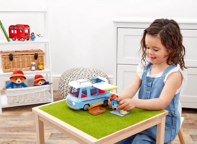 Caravan con Paddington e accessori