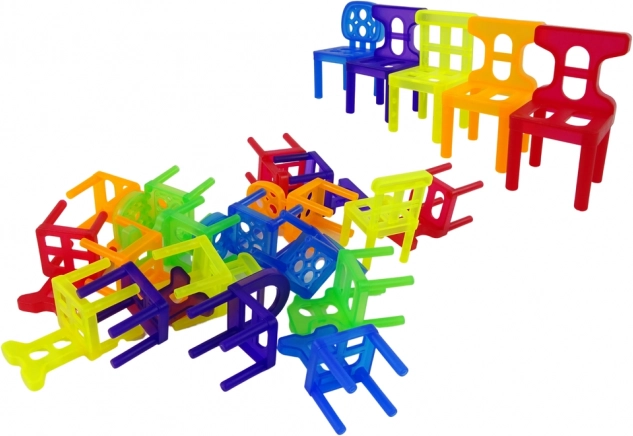 48 sedie colorate per combinazioni infinite