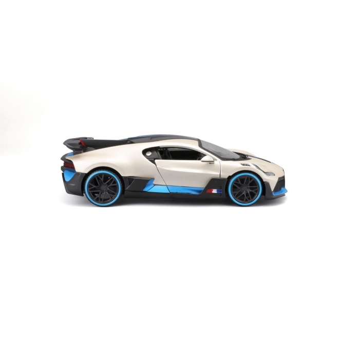 Modello Bugatti Divo 1:24 Bianco