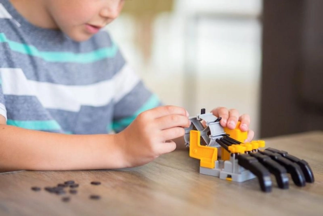 Costruisci e controlla il tuo braccio robotico