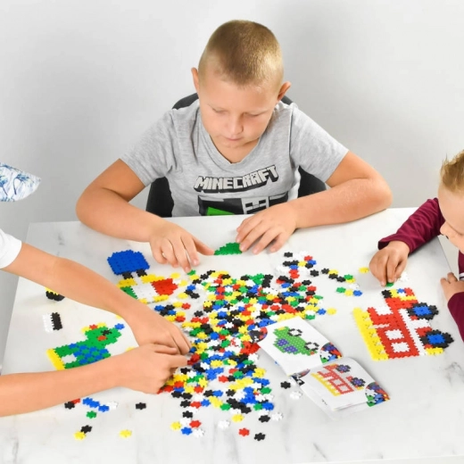 200 pezzi colorati e libretto di idee