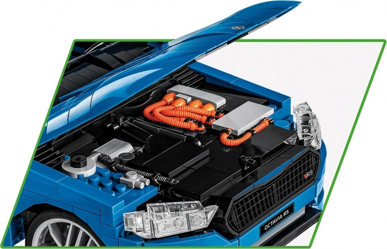 Cofano apribile e modello di motore