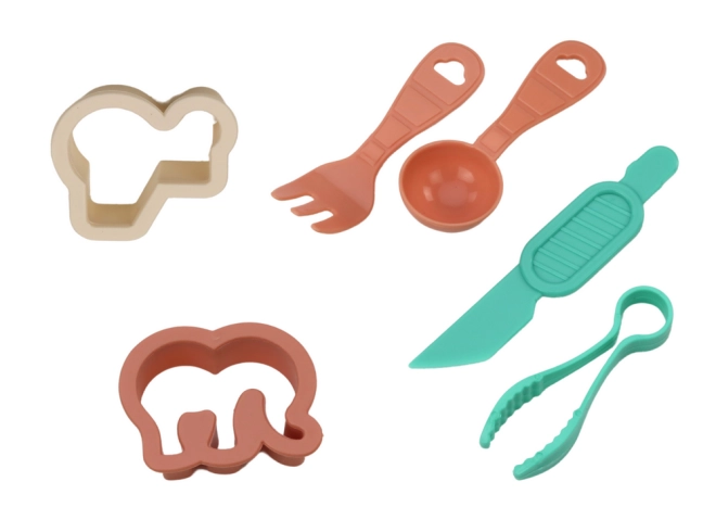 Accessori da cucina come nella cucina vera