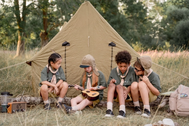 Ukulele in legno per bambini con corde in nylon